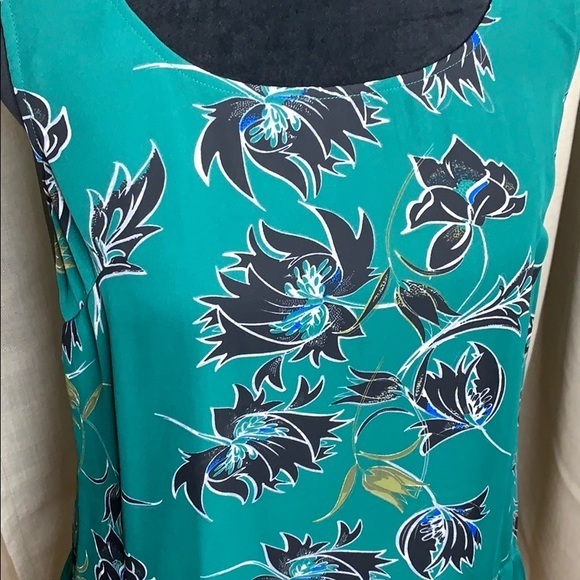 CABI high low peplum top Zoe falling flowers - Picture 3 of 5